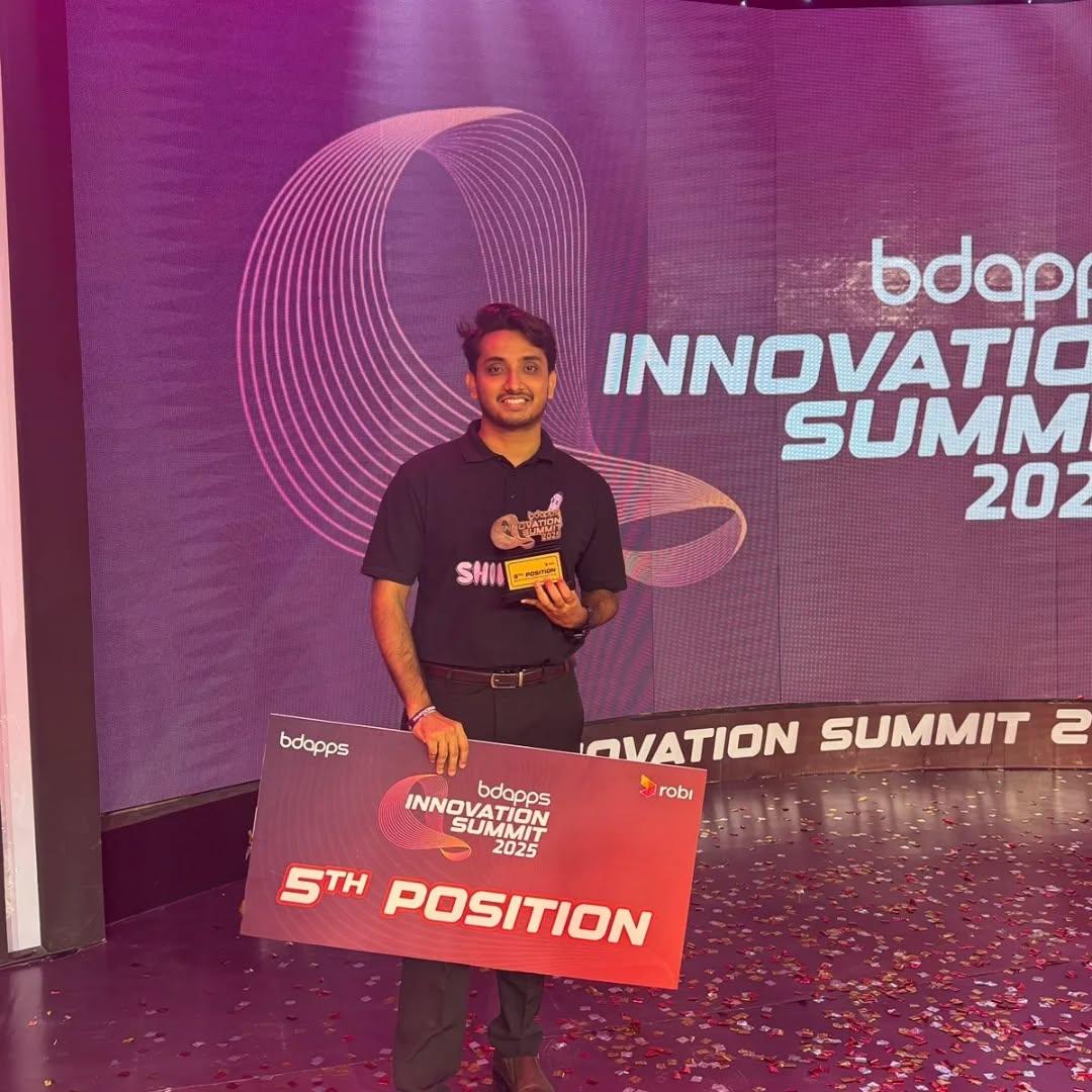 Aehtesham holding the 5th position award at the BDApps Innovation Summit 2025
